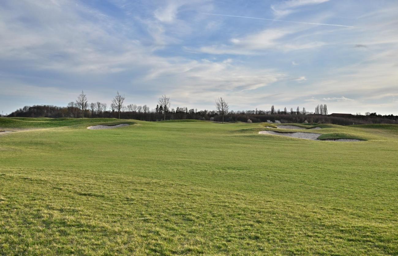 Apartments By Prague City Golf Bagian luar foto