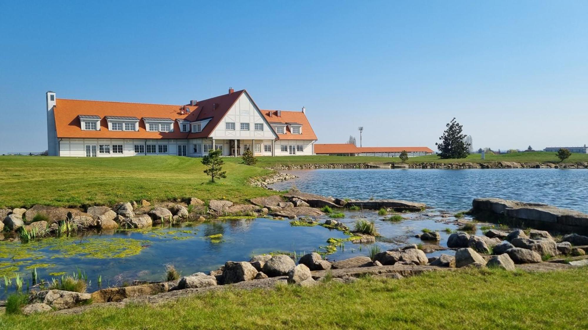 Apartments By Prague City Golf Bagian luar foto